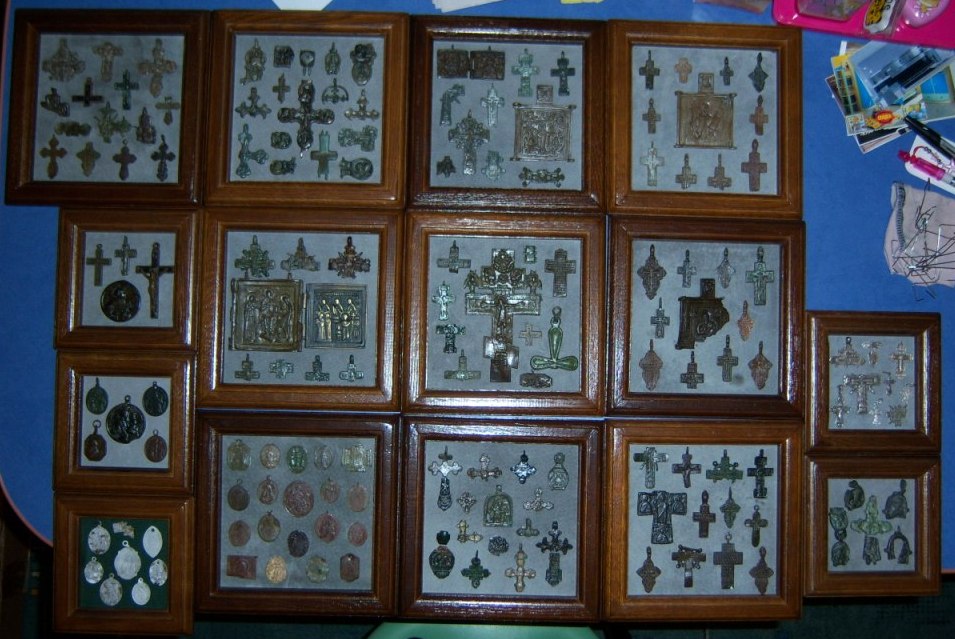старинные кресты в рамке фото