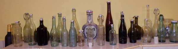 старинные стеклянные бутылки для украшения сайт uvlecheniehobby.ru.jpg